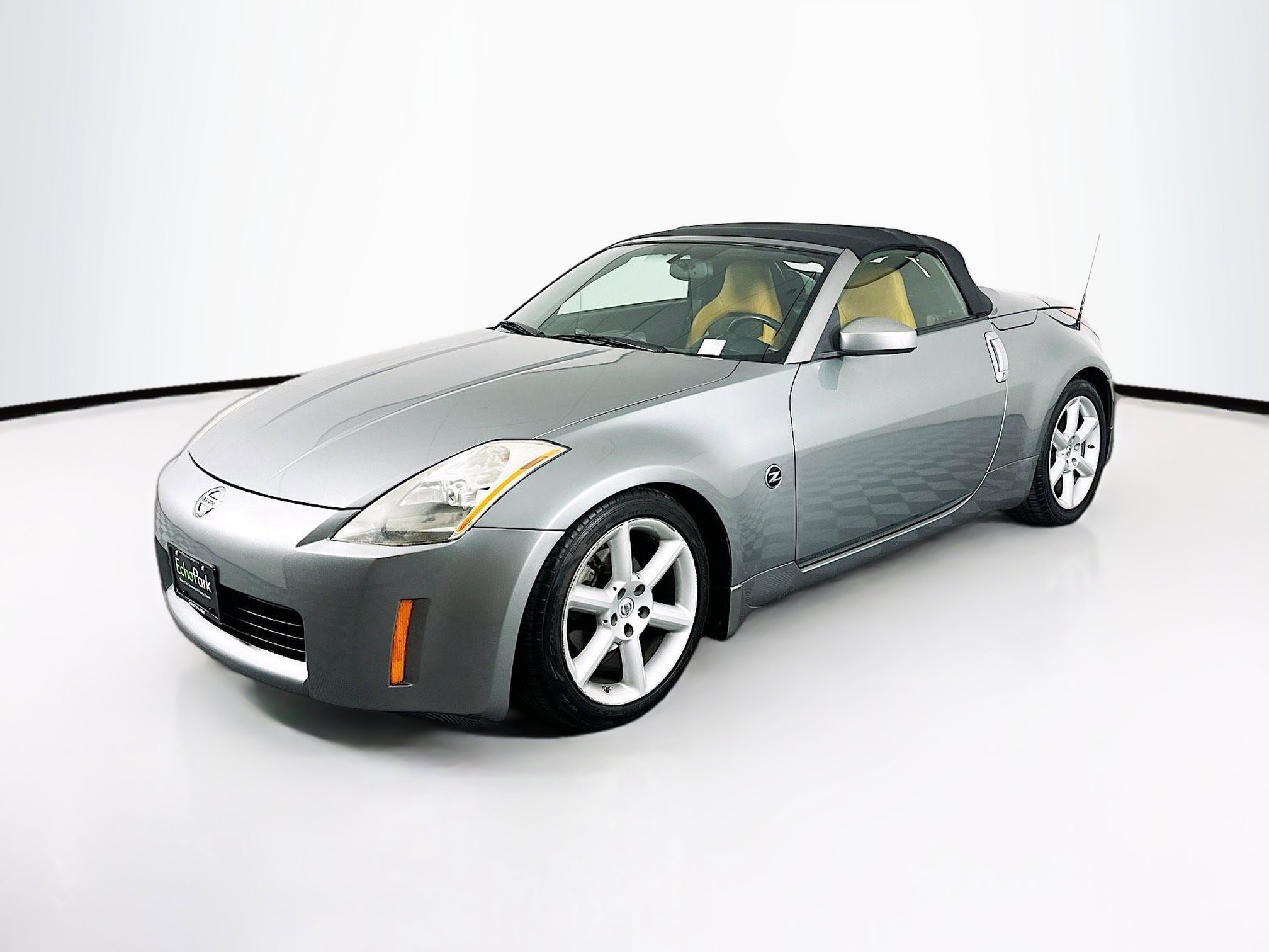 Used 2005 Nissan 350Z Touring image 3
