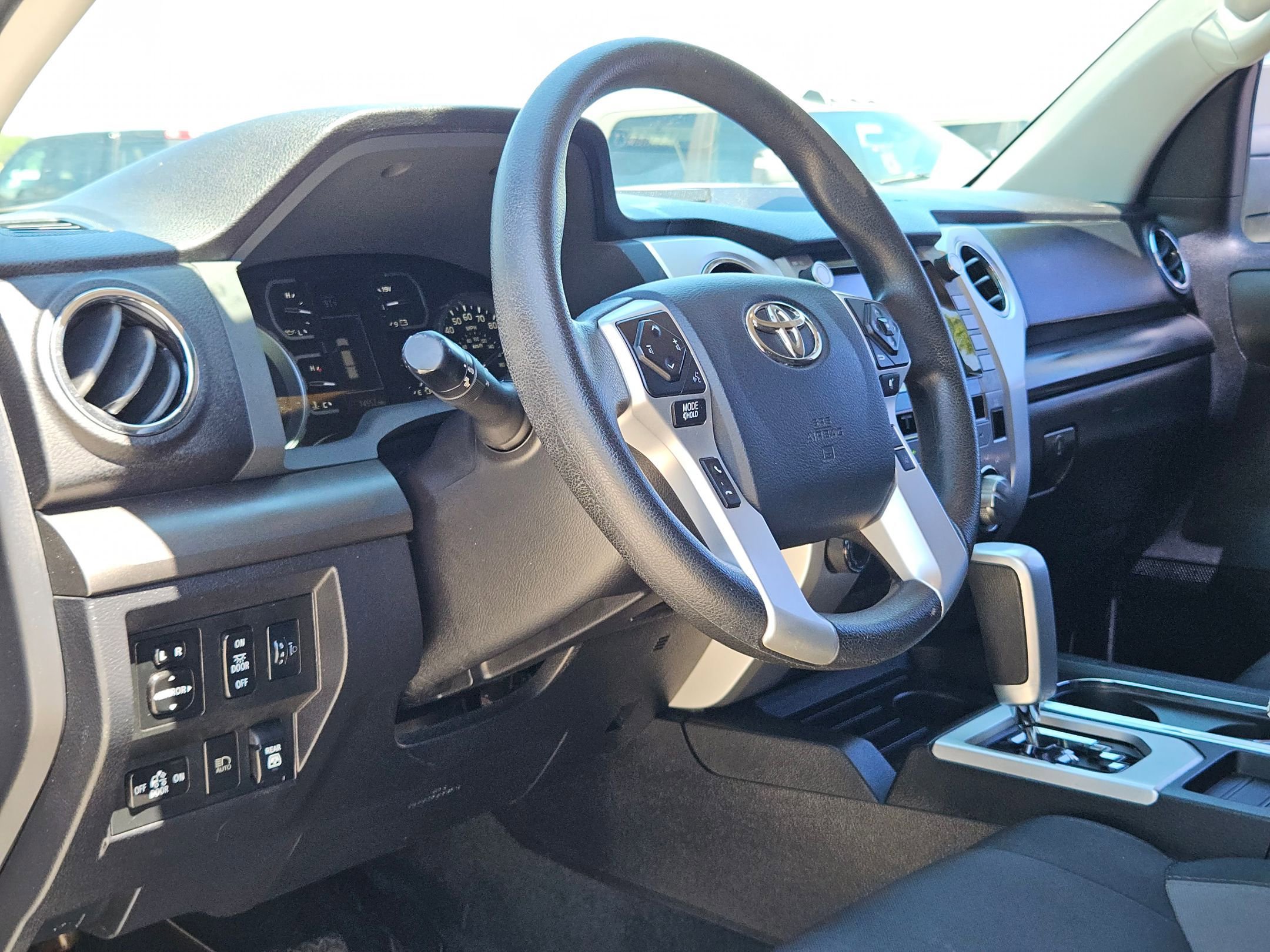 Used 2020 Toyota Tundra SR5 w/ SR5 Upgrade Package AWD/4WD image 10