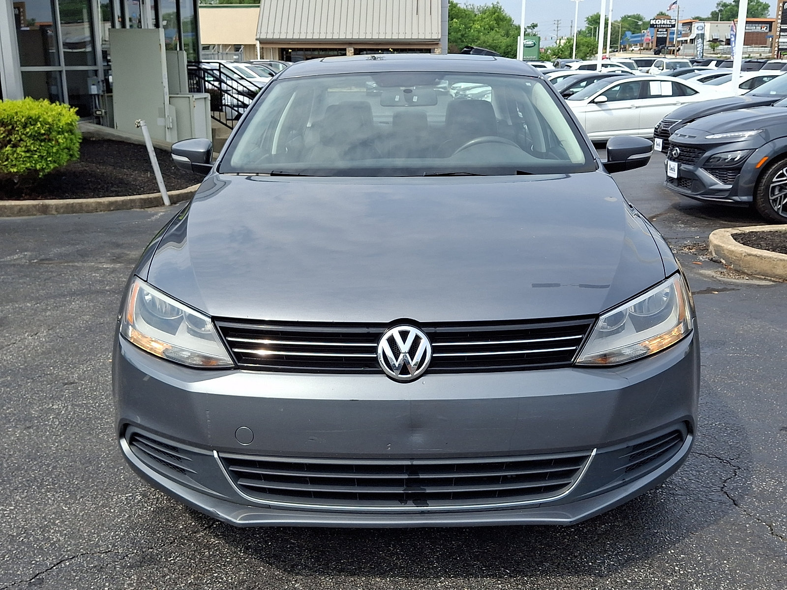 Used 2014 Volkswagen Jetta SE FWD image 2