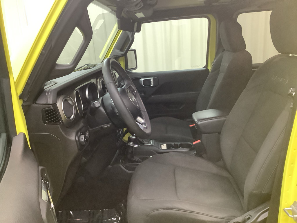 Used 2023 Jeep Wrangler Unlimited Sahara AWD/4WD image 15