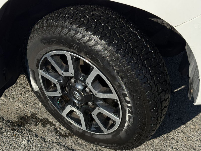 Used 2011 Toyota Land Cruiser 4WD image 57