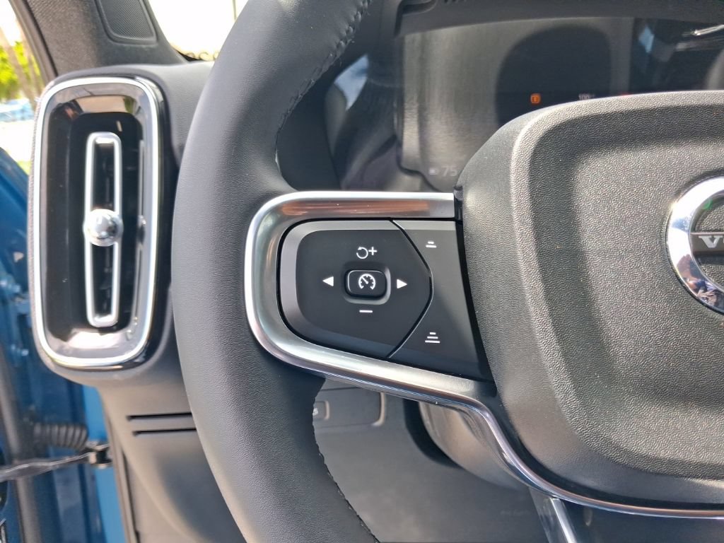 Used 2023 Volvo C40 P8 Recharge Ultimate AWD/4WD image 18