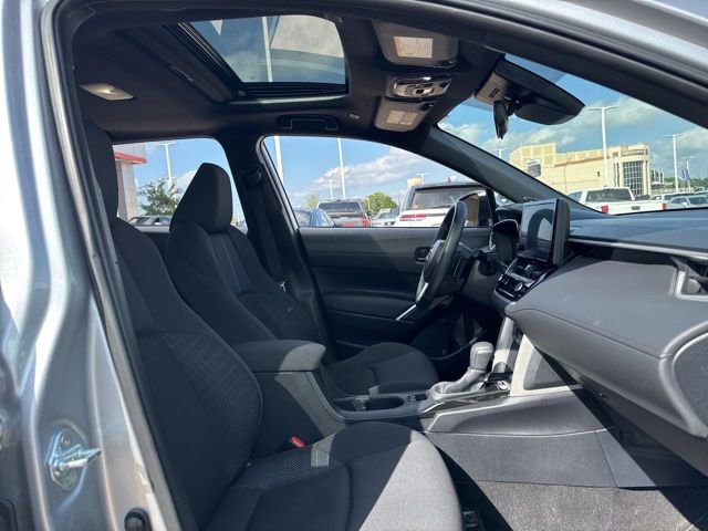 Used 2024 Toyota Corolla Cross AWD Hybrid w/ Moonroof Package image 35