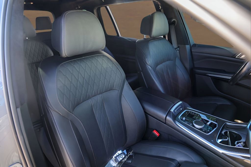 Used 2023 BMW X7 M60i w/ Climate Comfort Package image 33