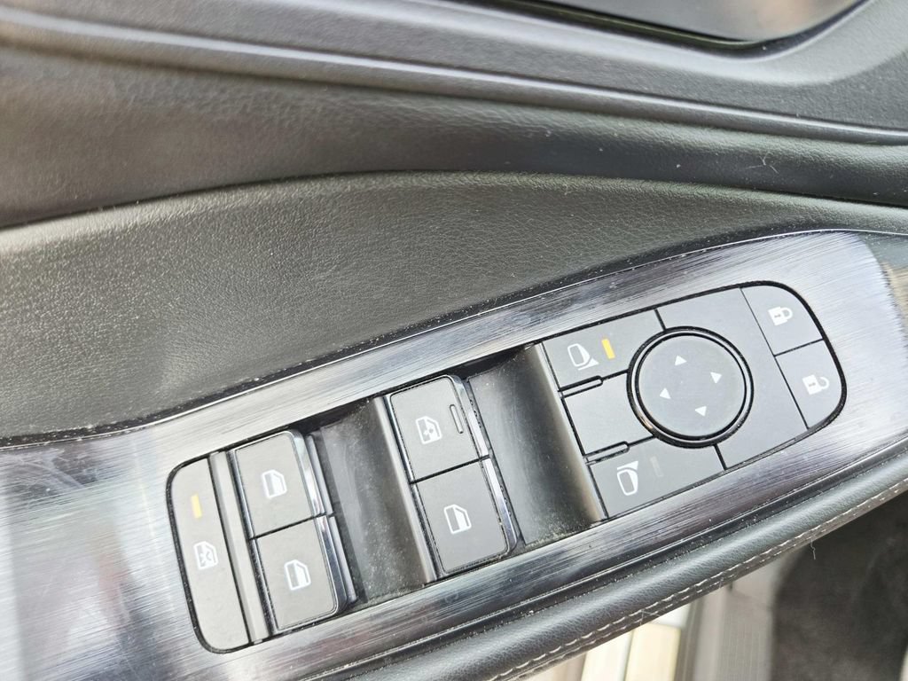 Used 2024 Nissan Rogue SV AWD/4WD image 33