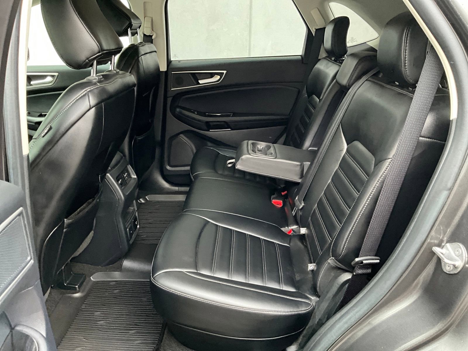 Used 2020 Ford Edge SEL w/ Convenience Package image 29