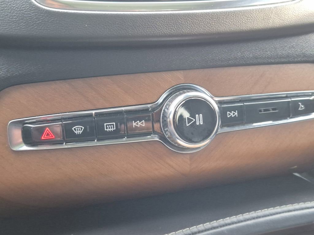 Used 2017 Volvo XC90 T8 Inscription w/ Vision Package image 24