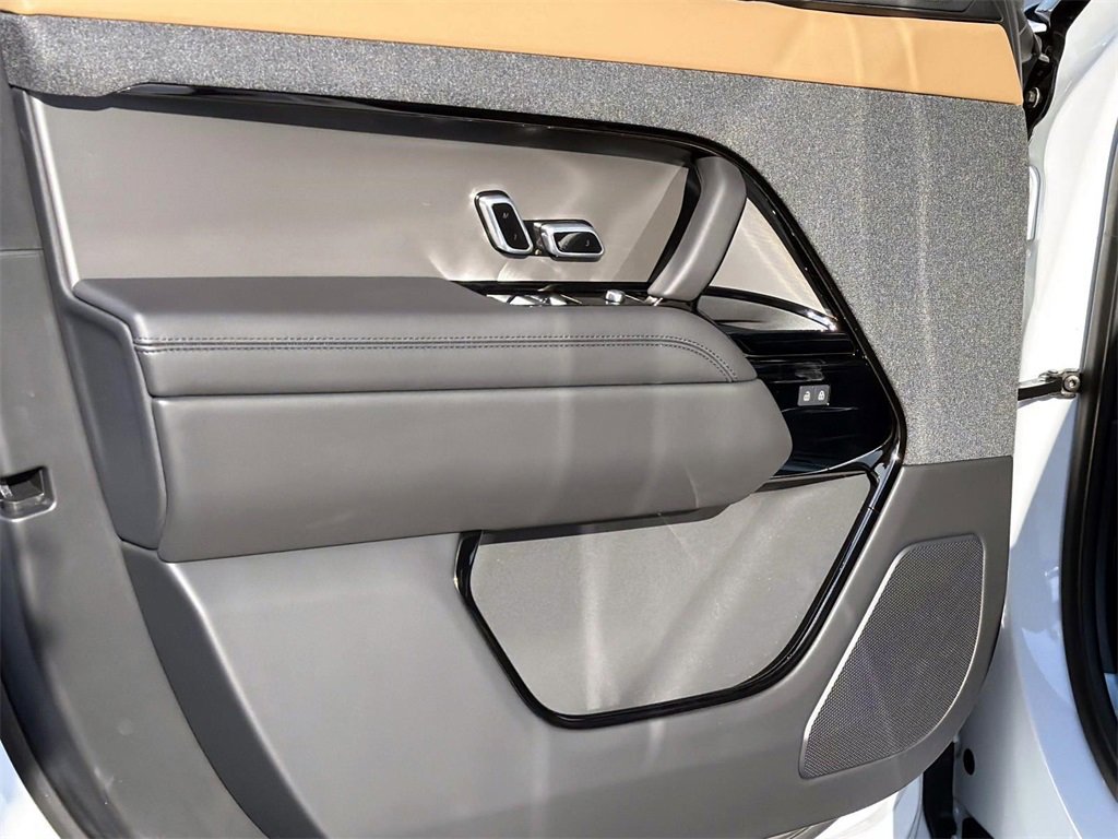 New 2026 Land Rover Range Rover Sport Dynamic SE image 16