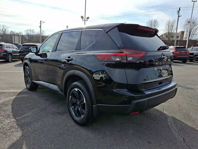 Used 2024 Nissan Rogue SV FWD image 4
