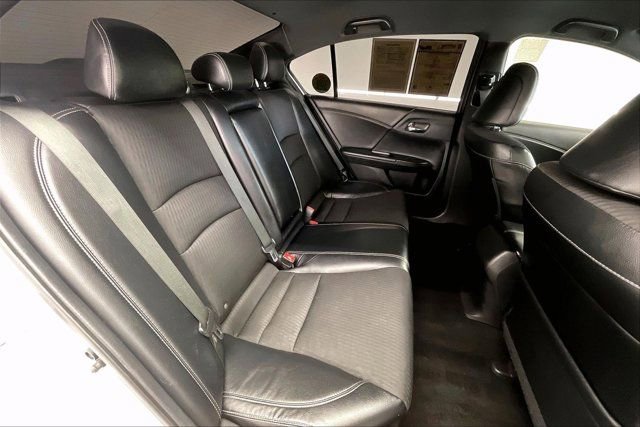 Used 2016 Honda Accord Sport image 19