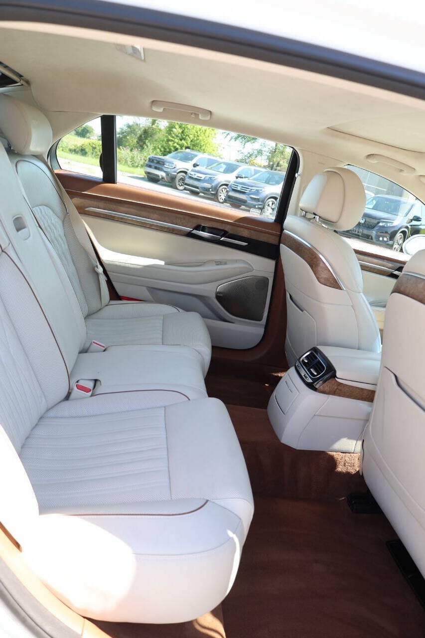 Used 2020 Genesis G90 3.3T Premium AWD/4WD image 16
