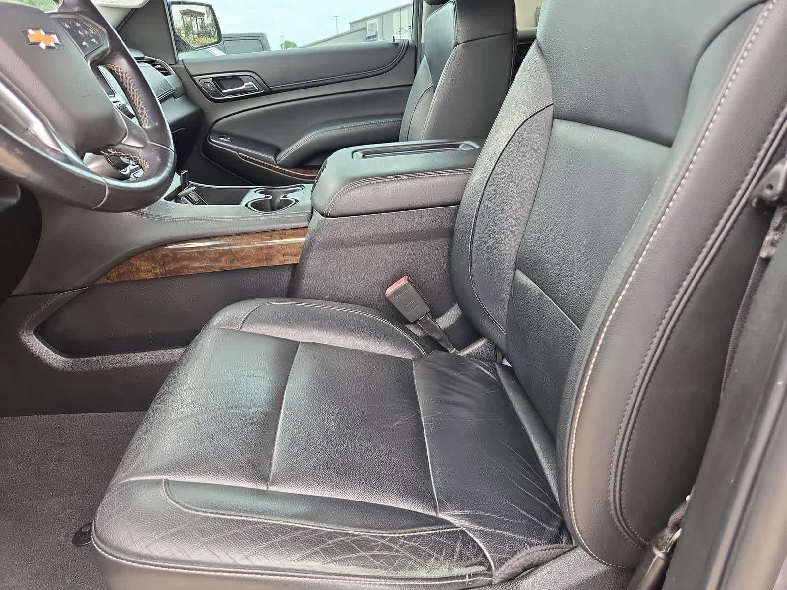 Used 2019 Chevrolet Suburban LT RWD image 14