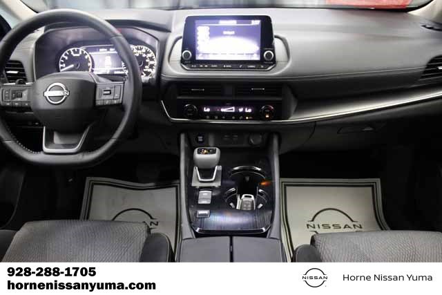 Used 2025 Nissan Rogue SV image 12