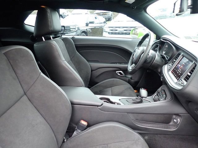 Used 2023 Dodge Challenger R/T w/ Plus Package image 9
