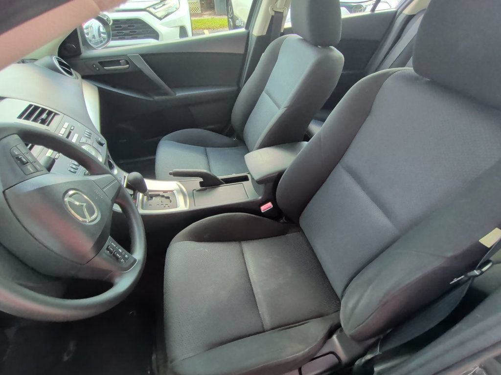 Used 2011 MAZDA MAZDA3 i Touring FWD image 14