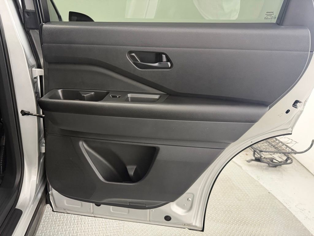 Used 2023 Nissan Pathfinder SV image 38