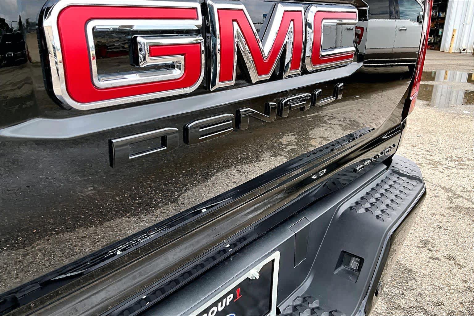 Used 2025 GMC Canyon Denali w/ LPO, Denali Black Edition AWD/4WD image 9