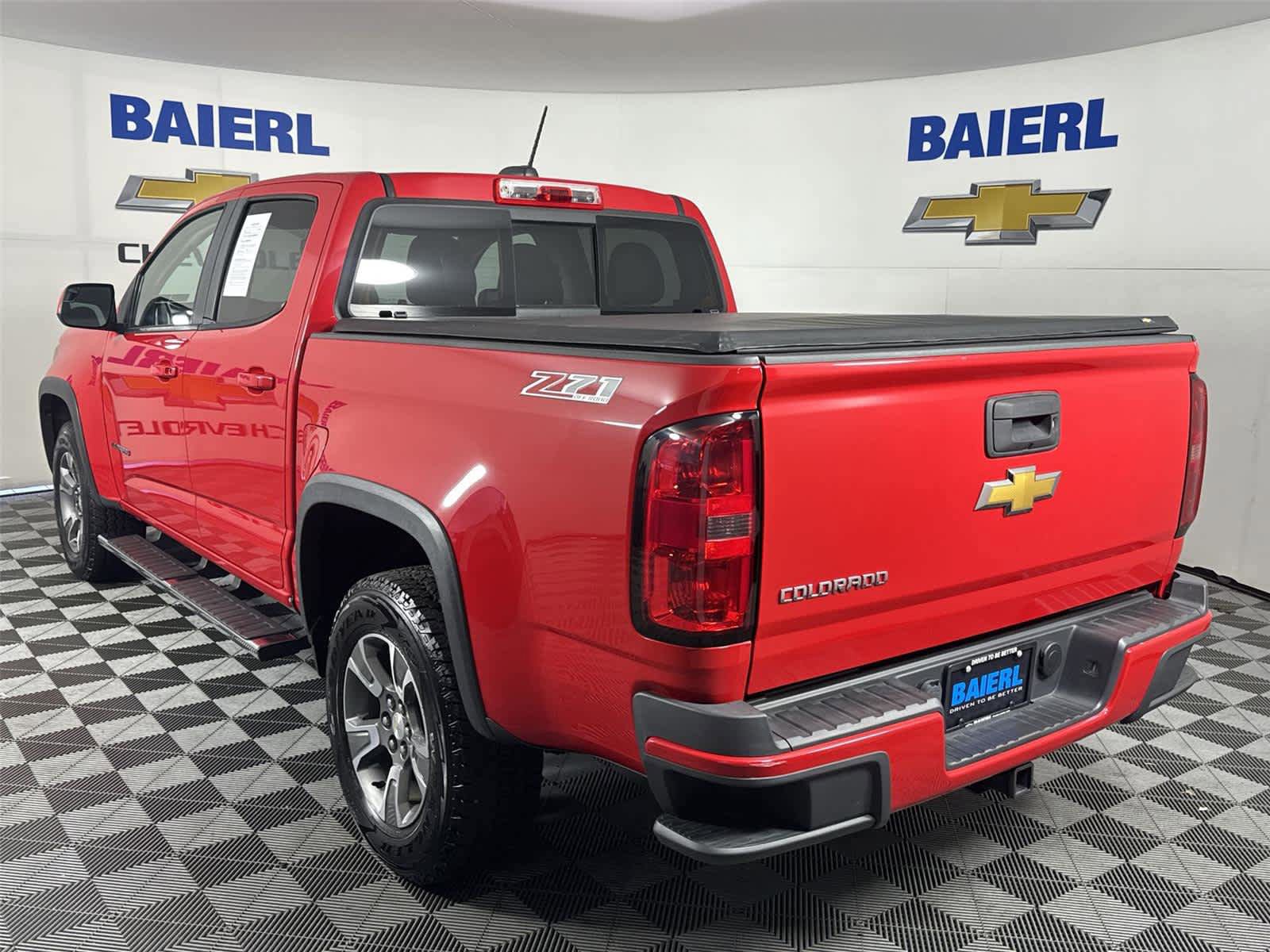 Used 2015 Chevrolet Colorado Z71 AWD/4WD image 3