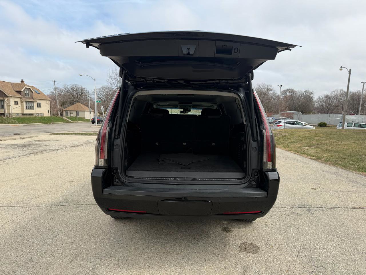 Used 2018 Cadillac Escalade ESV Luxury AWD/4WD image 8