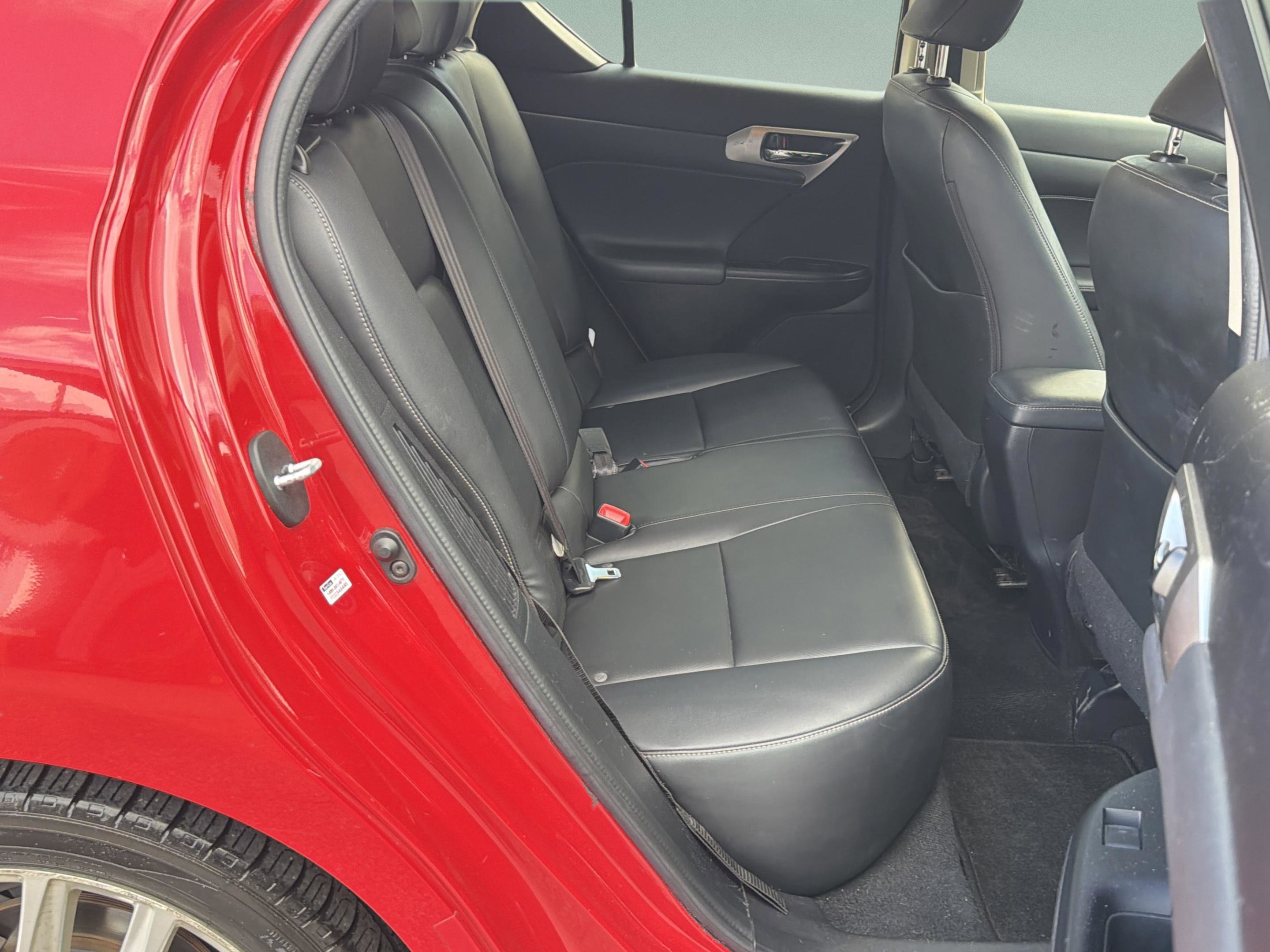 Used 2016 Lexus CT 200h w/ Seat Comfort Package image 26