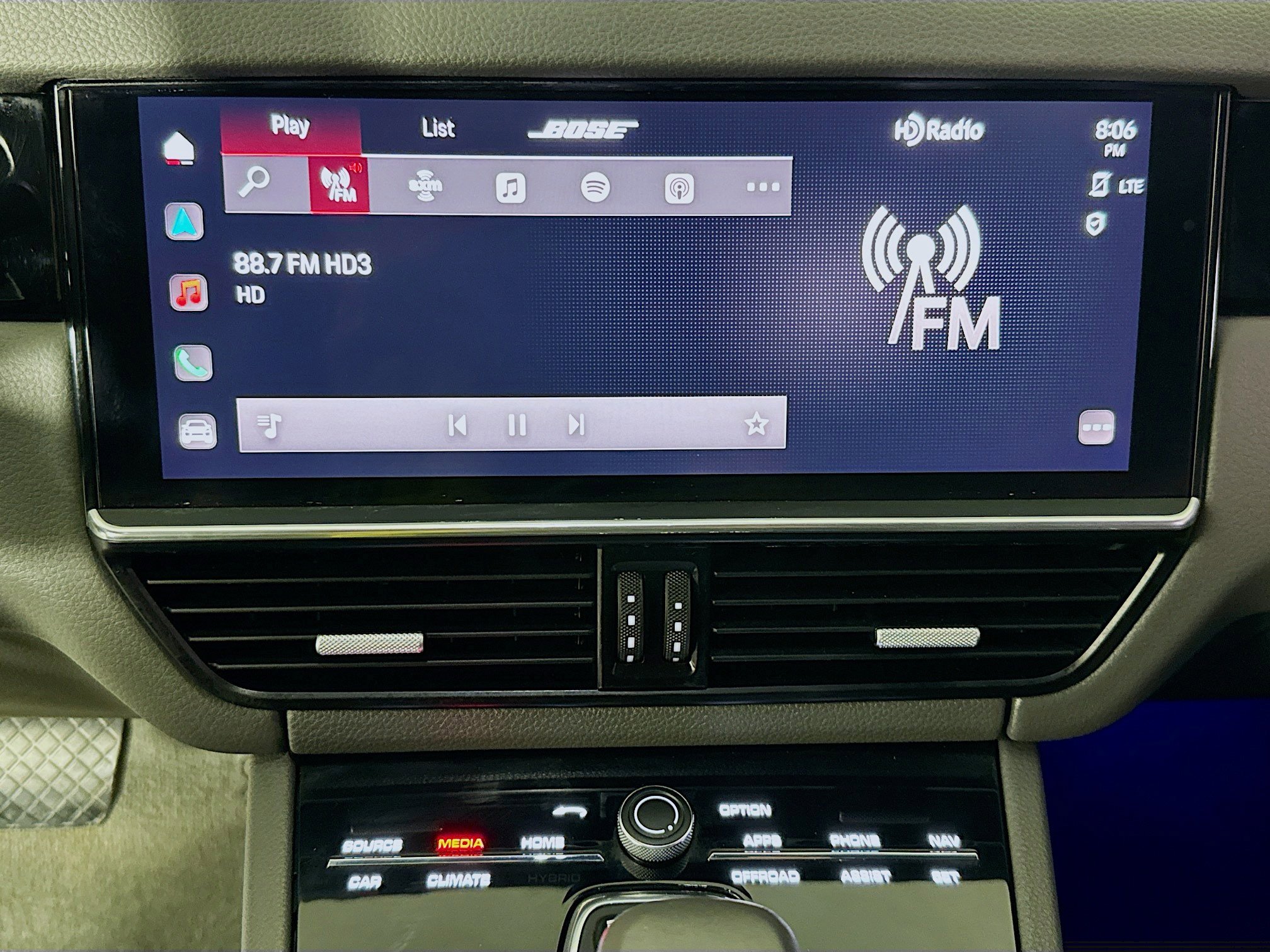 Used 2022 Porsche Cayenne image 17