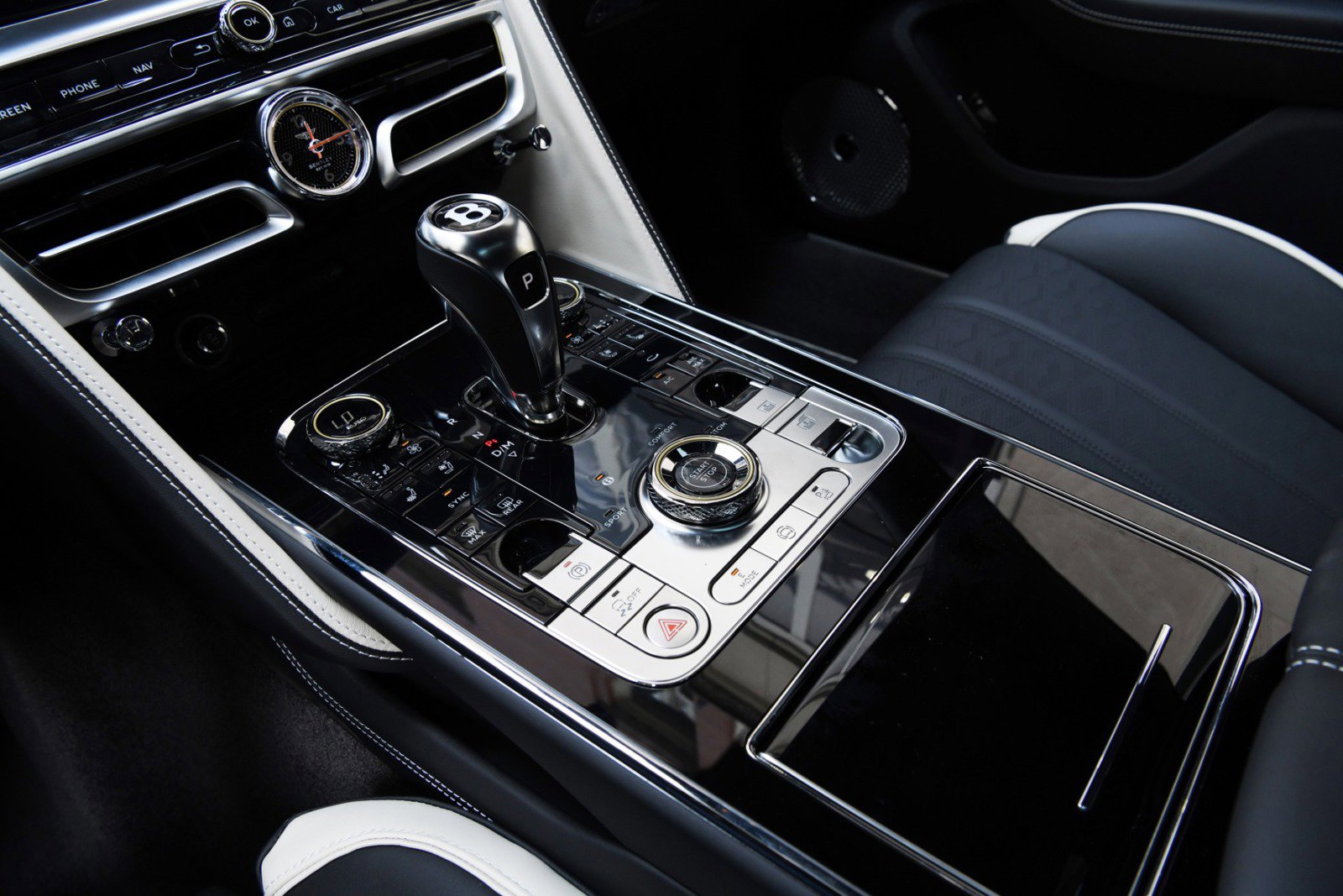 New 2026 Bentley Flying Spur Plug-In Hybrid image 19