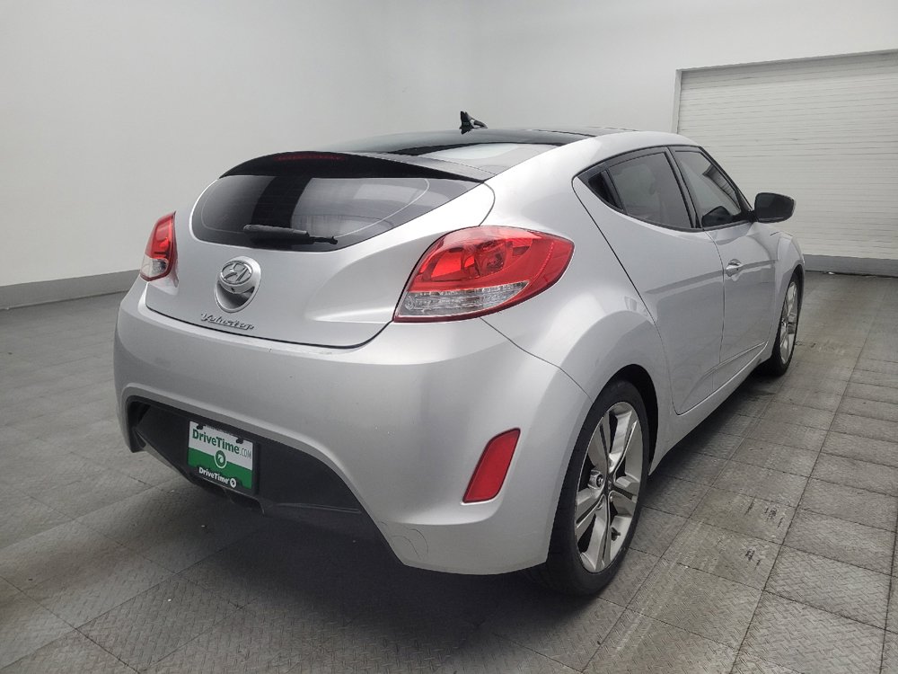 Used 2017 Hyundai Veloster Value Edition FWD image 9