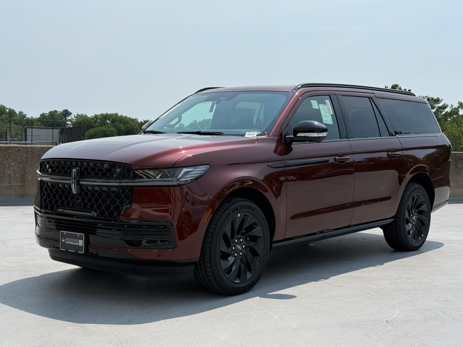 New 2027 Lincoln Navigator L Reserve w/ Jet Appearance Package AWD/4WD image 1