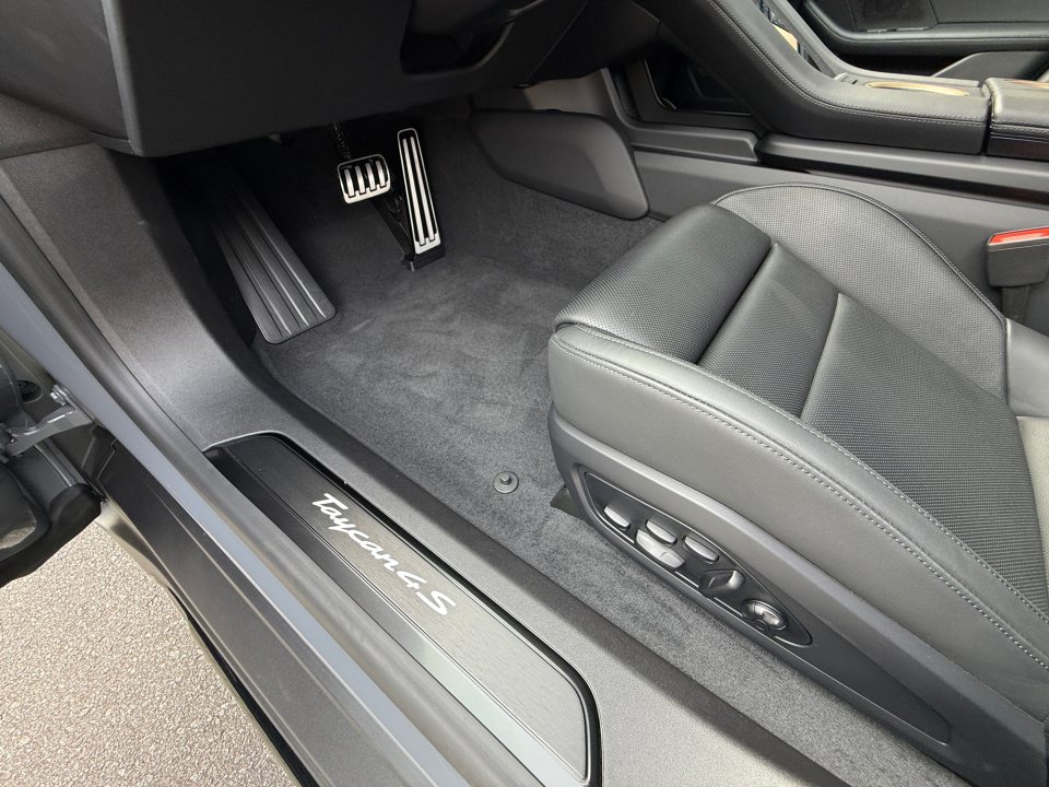 New 2026 Porsche Taycan 4S AWD/4WD image 25