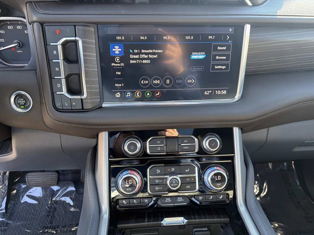 Used 2021 GMC Yukon Denali w/ Denali Premium Package image 32