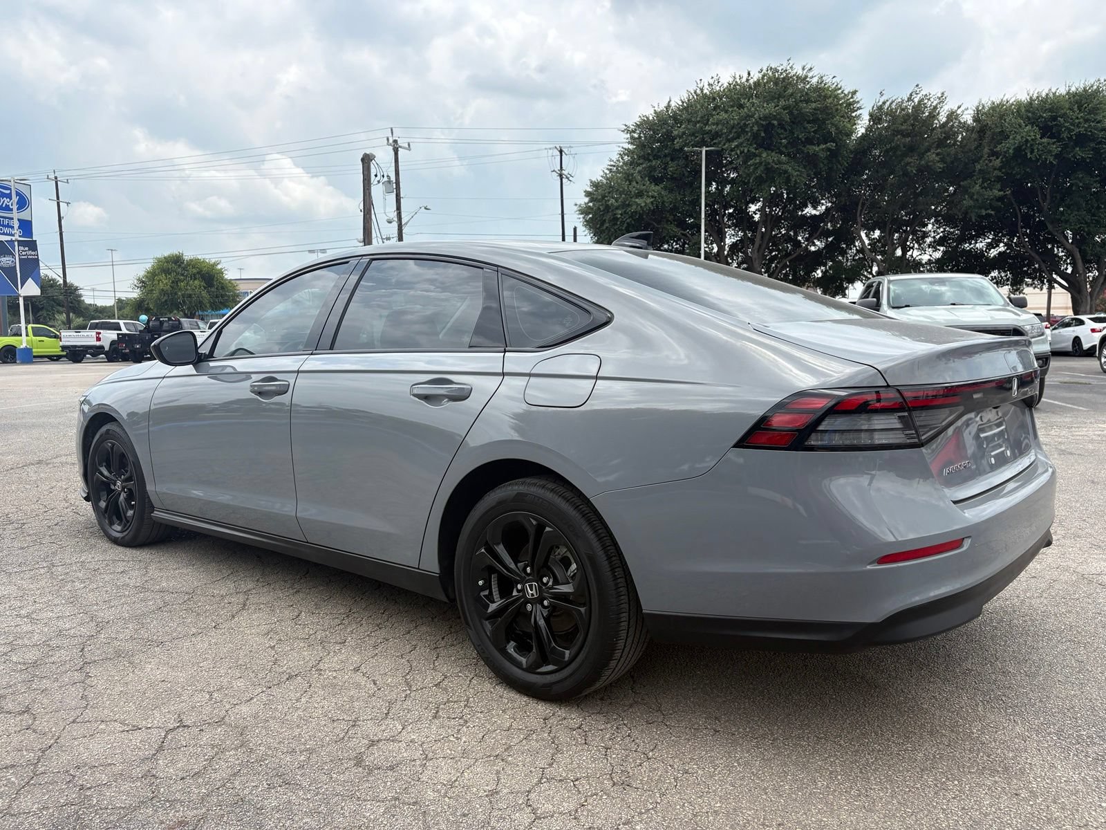 Used 2025 Honda Accord SE image 3