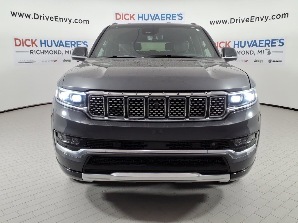 Used 2024 Jeep Grand Wagoneer L Series III AWD/4WD image 2