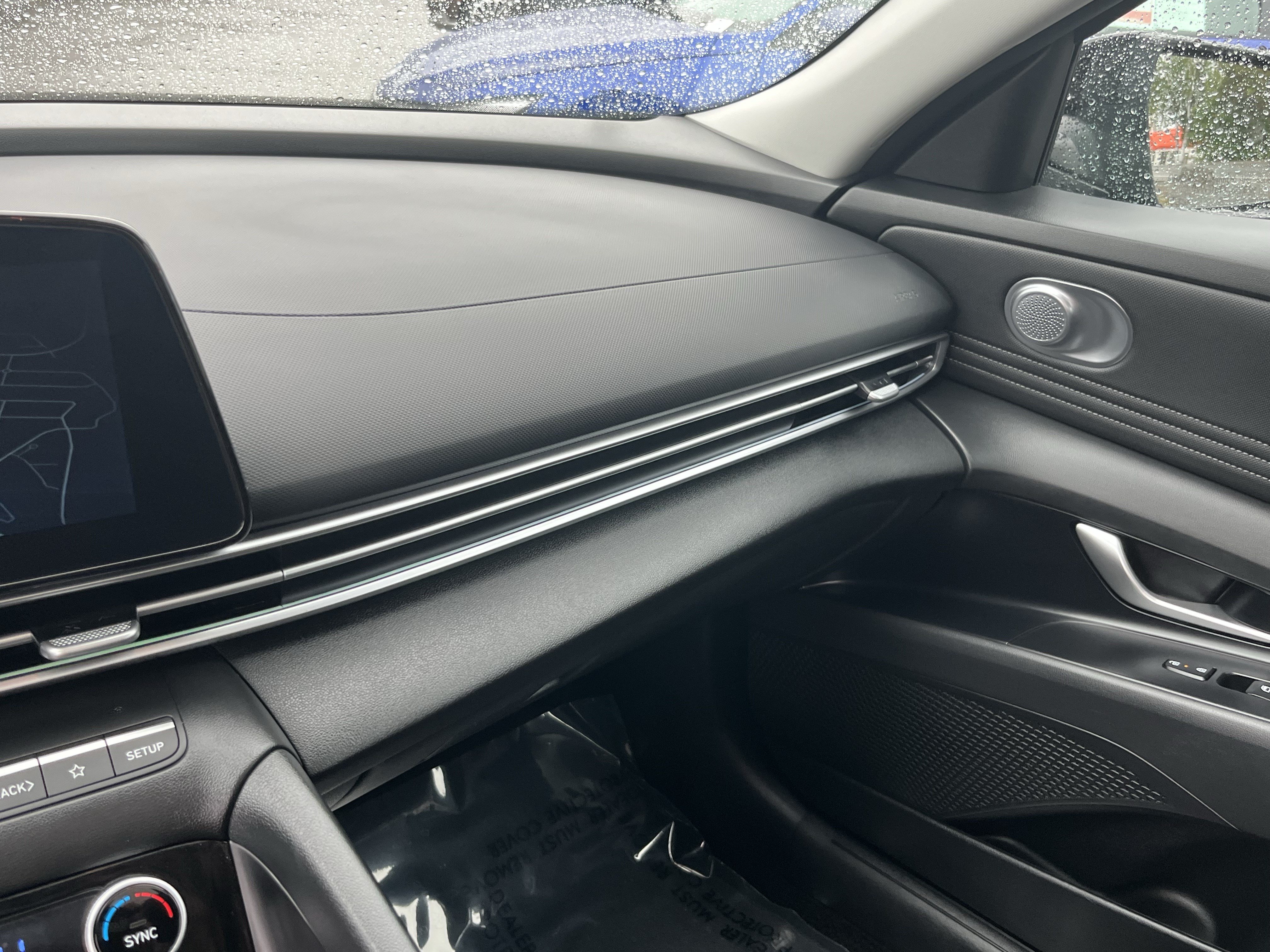 Used 2025 Hyundai Elantra SEL FWD image 25