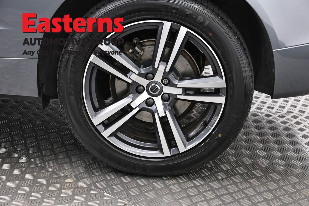 Used 2019 Volvo XC60 T6 Momentum w/ Premium Package image 34