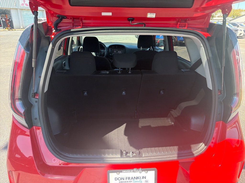 Used 2024 Kia Soul LX w/ Option Group 015 FWD image 9