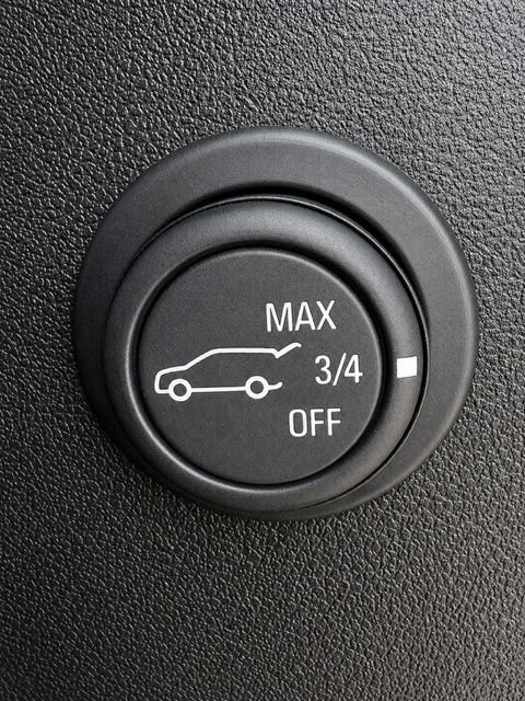 Used 2018 Chevrolet Equinox LT w/ Sun & Infotainment Package AWD/4WD image 13