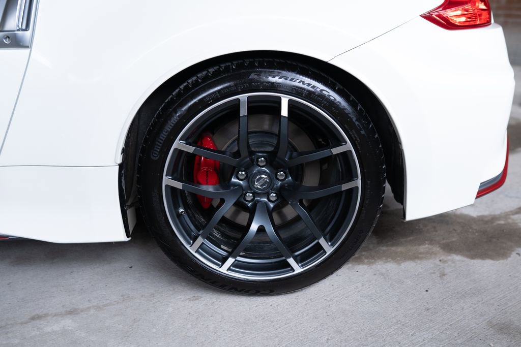 Used 2017 Nissan 370Z NISMO image 10