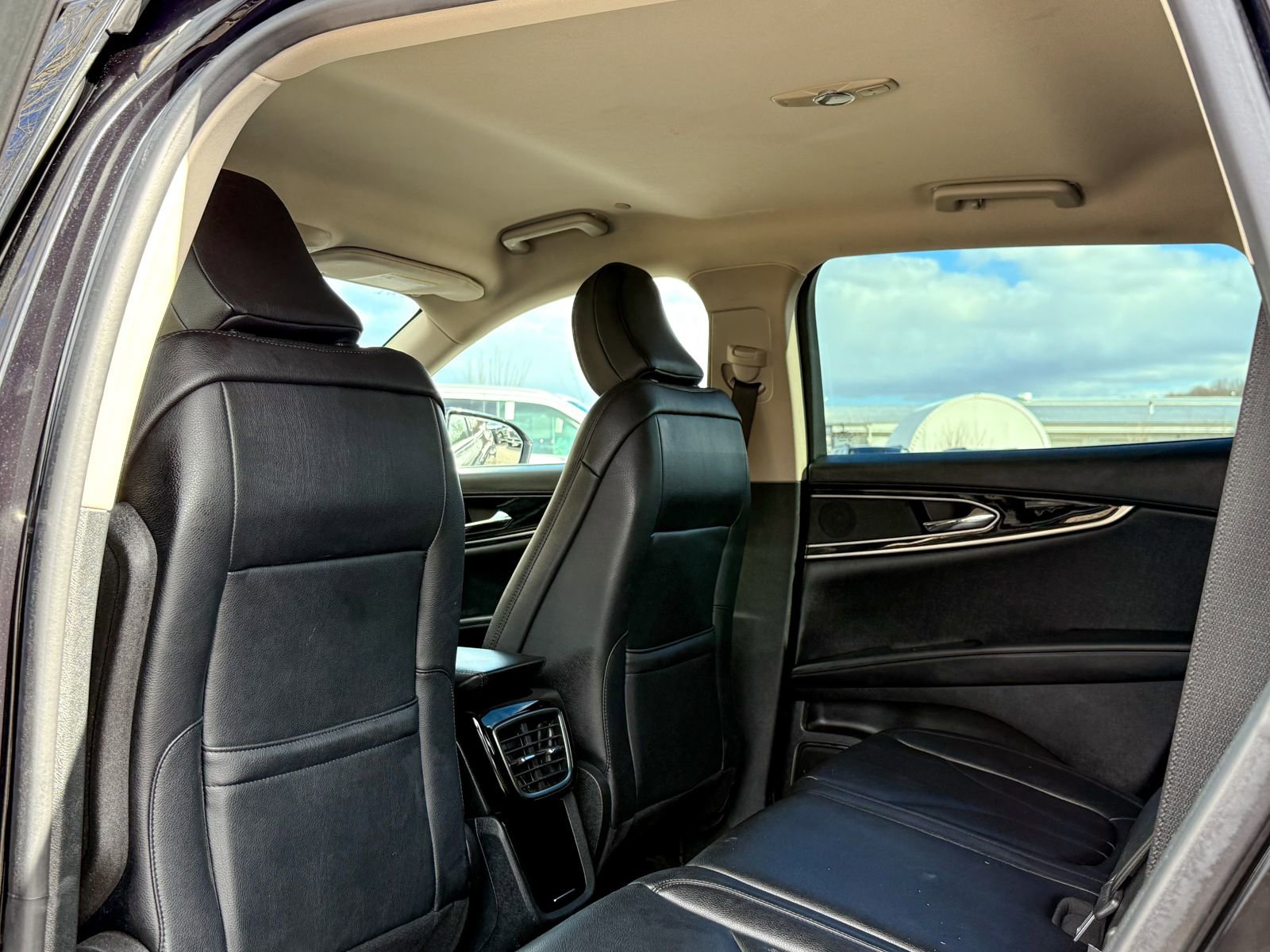 Used 2023 Lincoln Nautilus AWD w/ Premium Package image 20