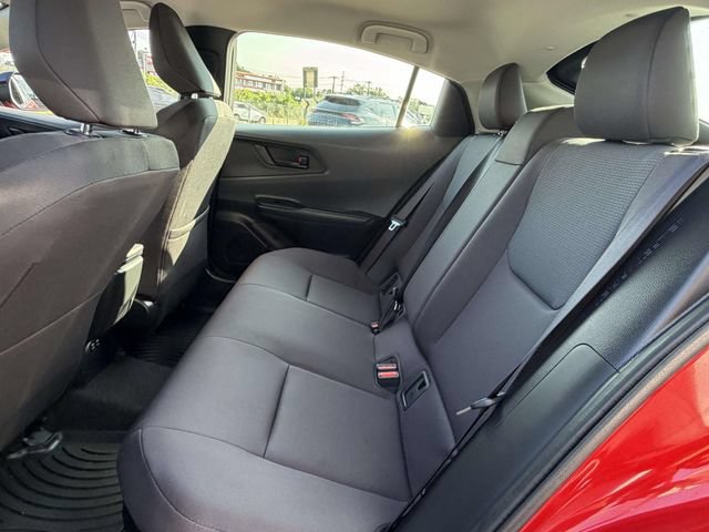 Used 2024 Toyota Prius LE FWD image 11
