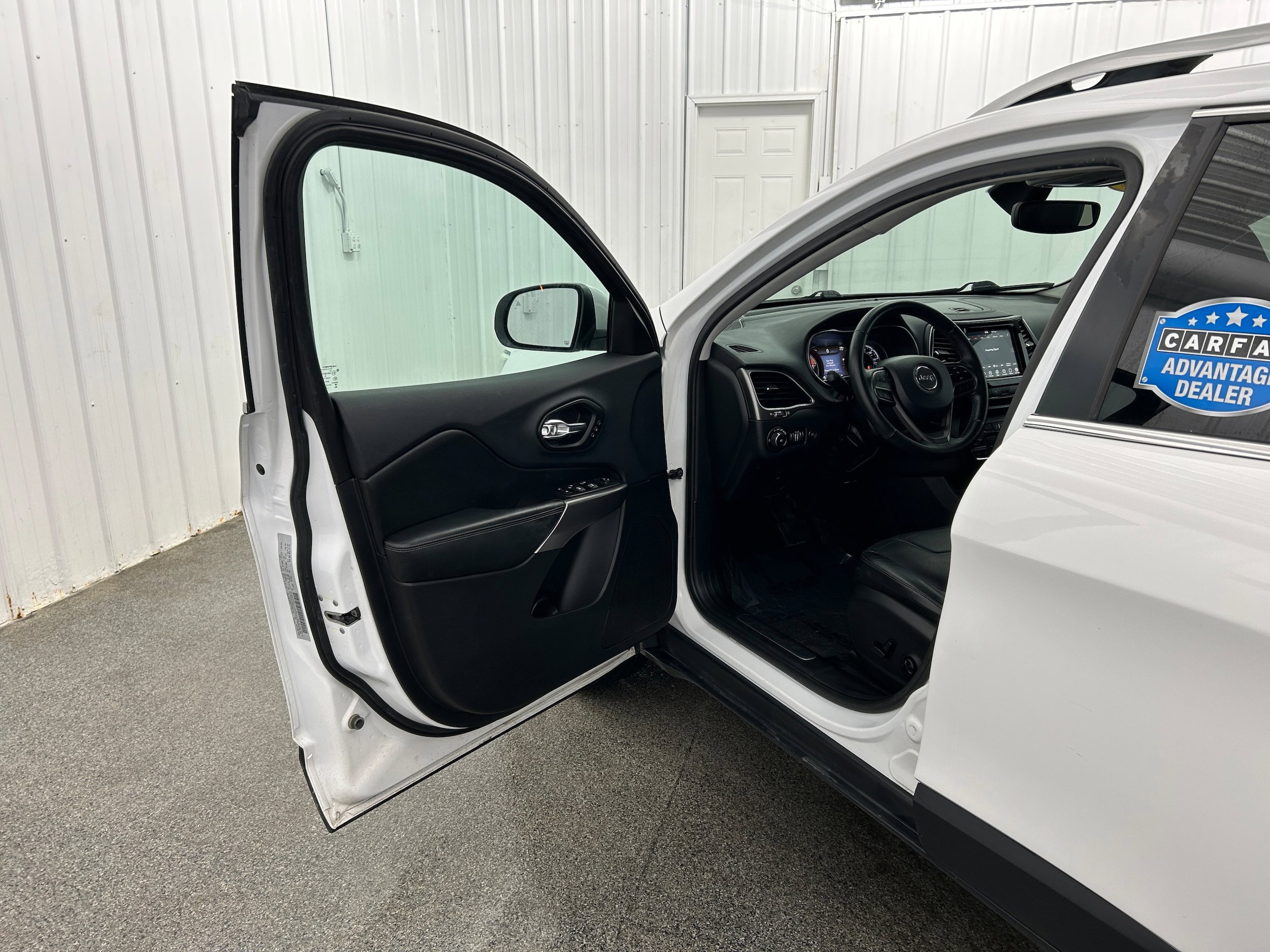 Used 2019 Jeep Cherokee Limited AWD/4WD image 24