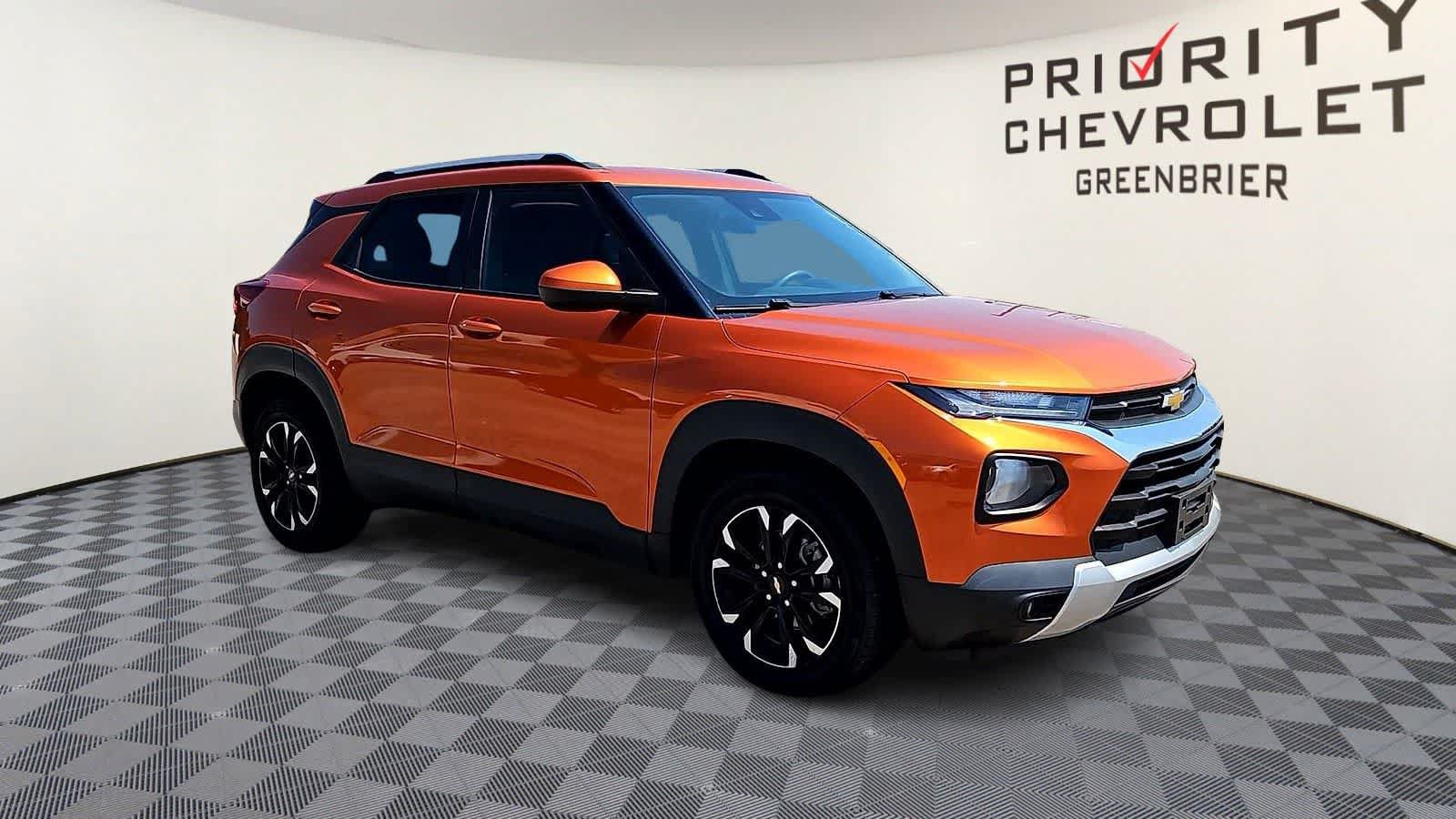 Certified 2022 Chevrolet TrailBlazer LT w/ LPO, Blackout Package FWD image 2