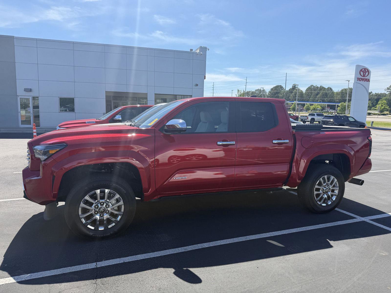 Used 2024 Toyota Tacoma Limited w/ Limited Package (LT) AWD/4WD image 4