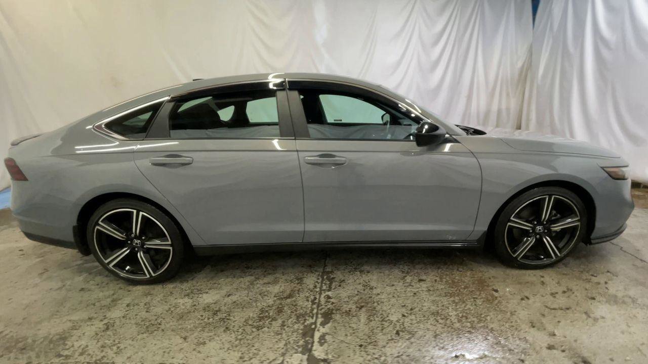 Certified 2025 Honda Accord Sport image 9