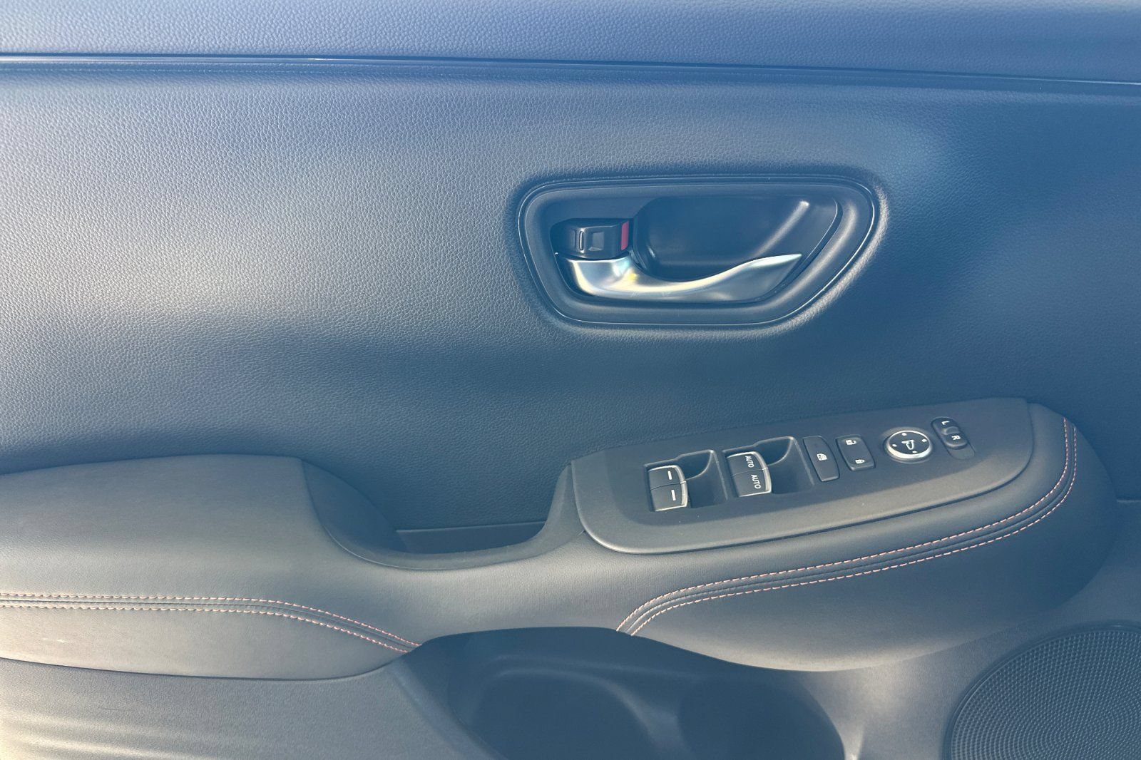 Certified 2025 Honda HR-V Sport image 10