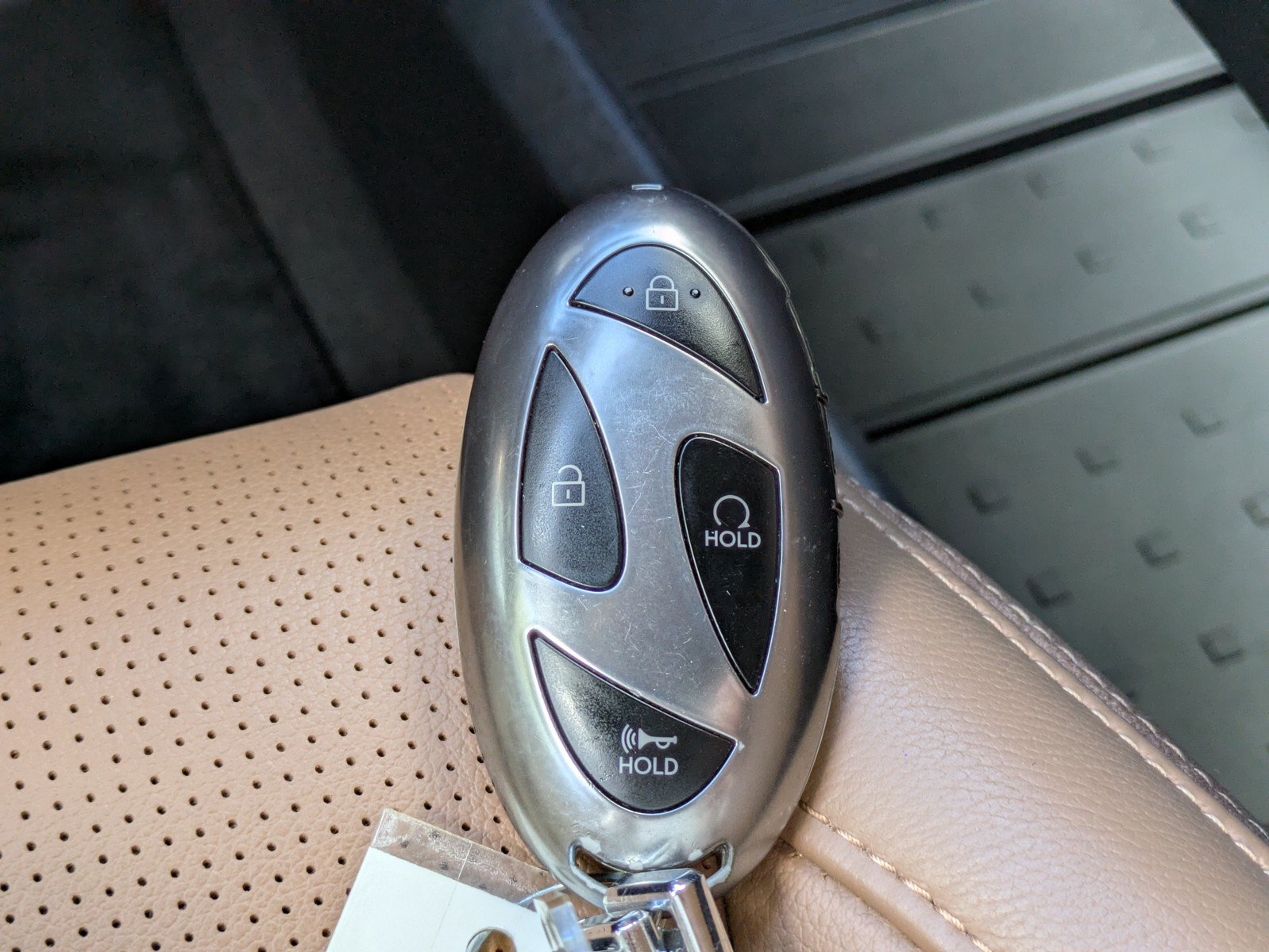 Used 2024 Hyundai Santa Fe Limited FWD image 32