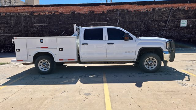 Used 2019 GMC Sierra 3500 4x4 Crew Cab w/ Sierra Convenience Package image 8