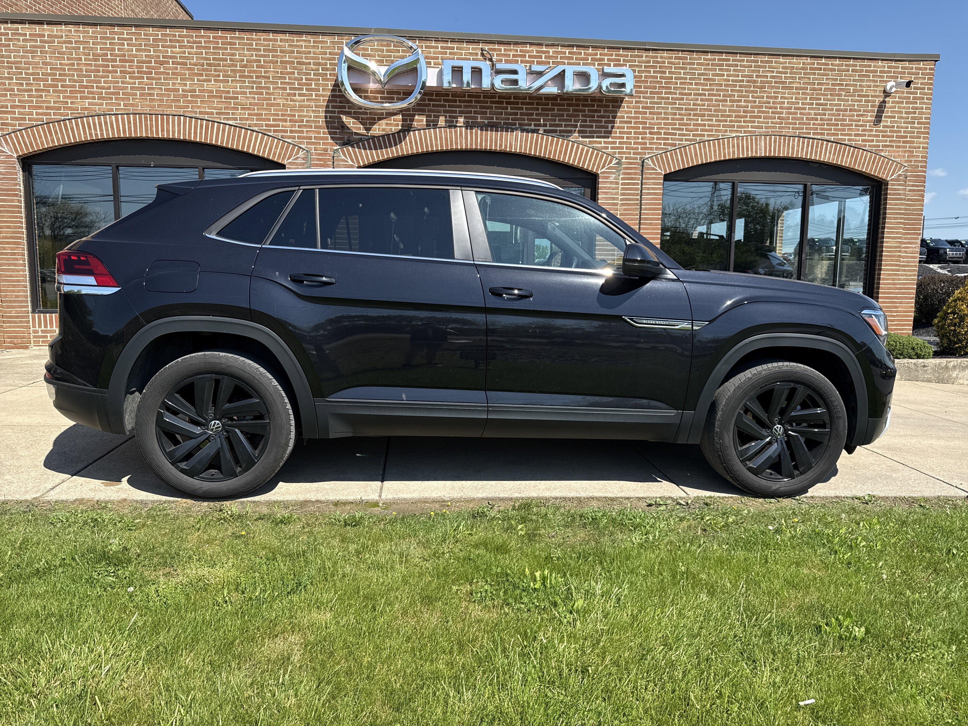 Used 2023 Volkswagen Atlas Cross Sport SE w/ Black Wheel Package AWD/4WD video 2