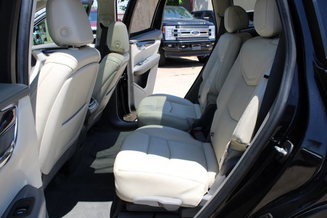Used 2020 Cadillac XT6 Premium Luxury FWD image 39