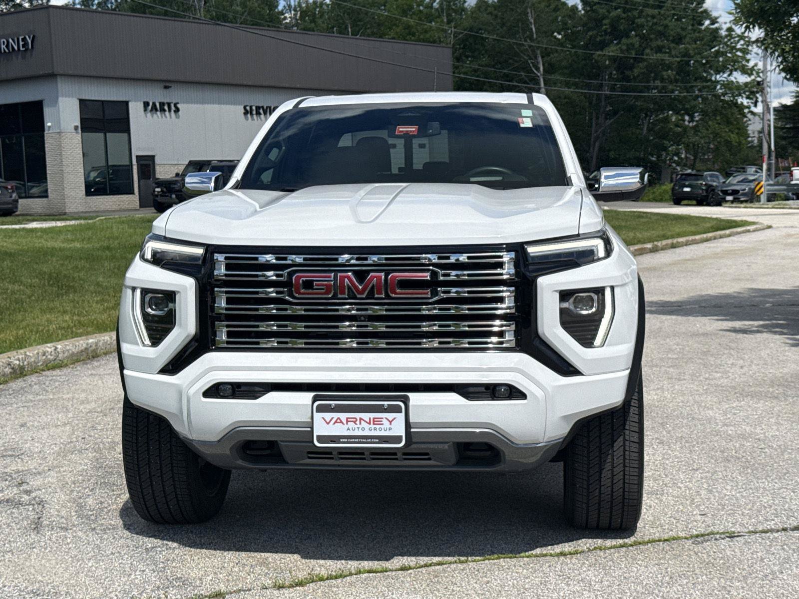 Used 2024 GMC Canyon Denali AWD/4WD image 2