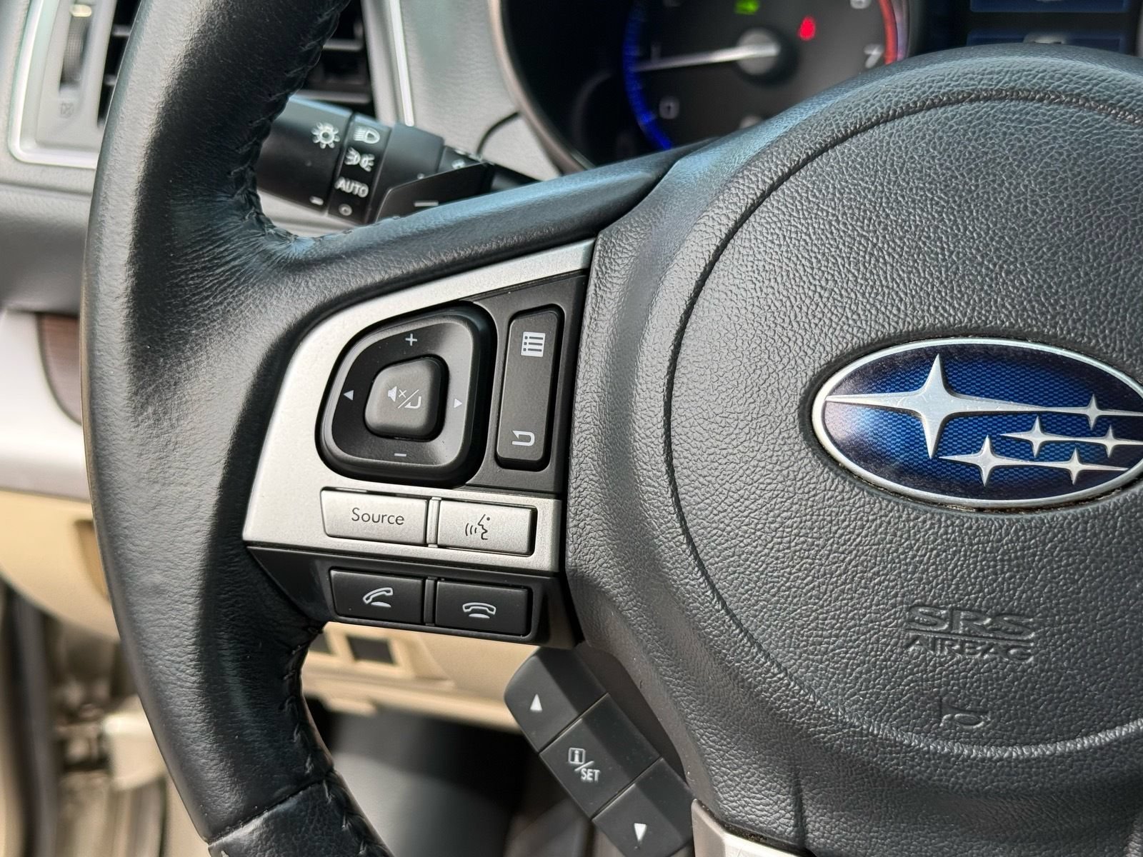 Used 2015 Subaru Legacy 2.5i Limited AWD/4WD image 17